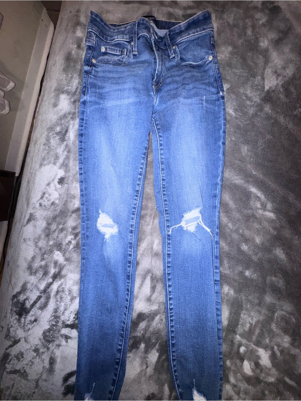 GAP Women's Medium Blue Distressed Jeggings